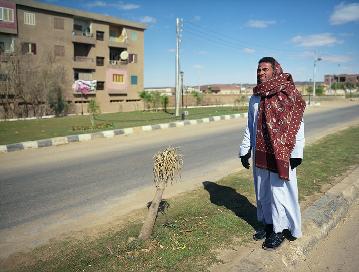 Fotografie Západní oázy, Egypt - Muž na hlavní ulici oázy Bahariya, jedné ze západních oáz v Egyptě.