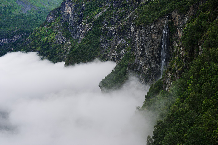  Fotografie Norské vodopády - Vodopád nad asi nejznámějším norským fjordem Geiranger.