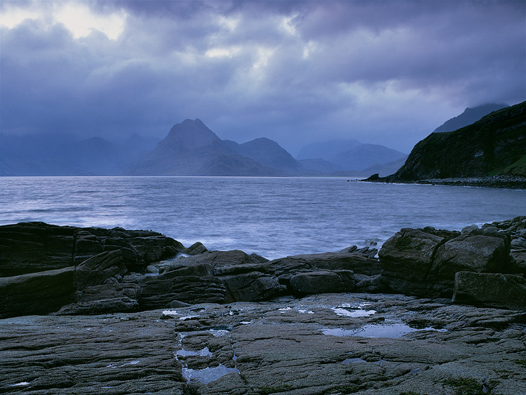 Fotografie Skotské pobřeží - Pobřeží jižní části skotského ostrova Skye.