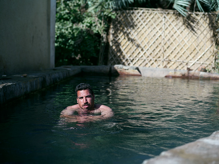  Fotografie Koupání v horkých pramenech, Egypt - Koupel v horkých sirných pramenech v egyptské oáze Baharíja.