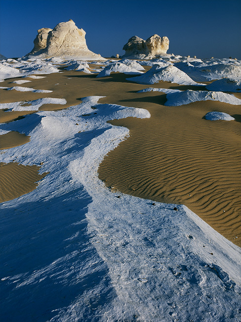 Fotografie White Desert, Egypt - Podvečer ve Staré Bílé poušti.