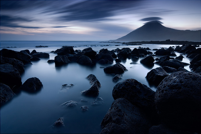  Fotografie Azorské ostrovy (Azory), Podvečer na ostrově Pico - fotografie podvečerní krajiny ostrova Pico s nejvyšší horou Portugalska Pico (2 351m).